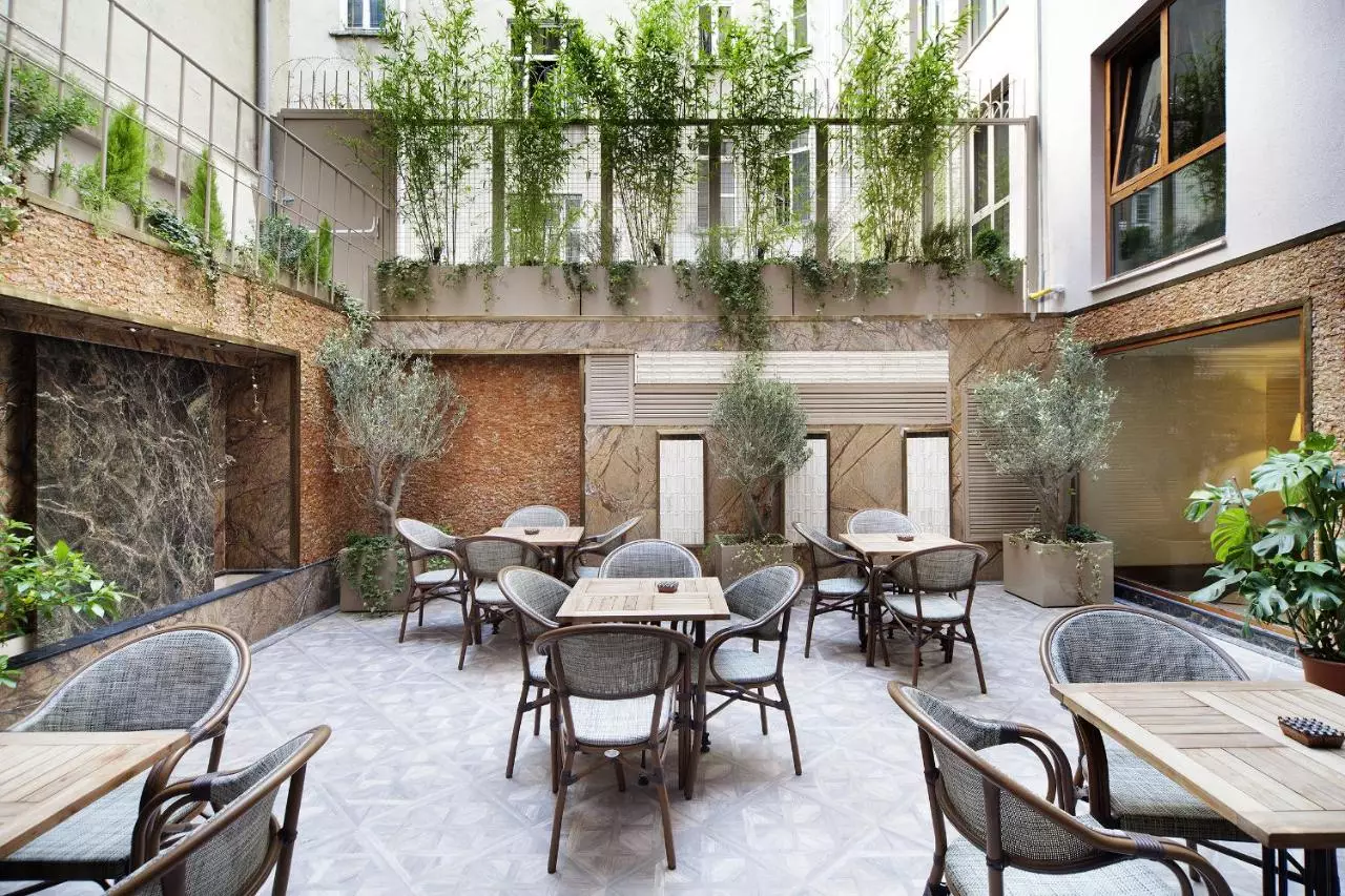 گرند د پرا استانبول