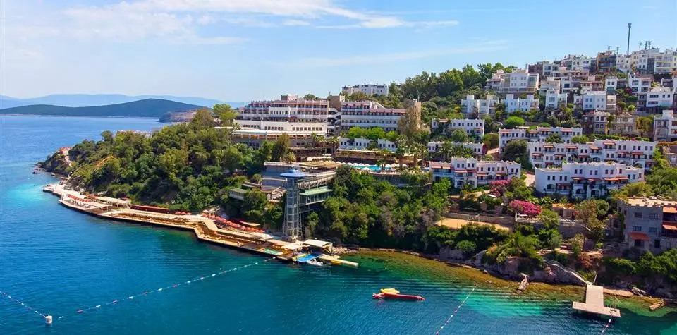 گرین بیچ ریزورت بدروم