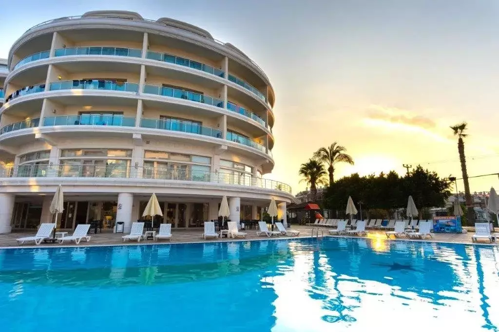 پینتا پارک دلوکس