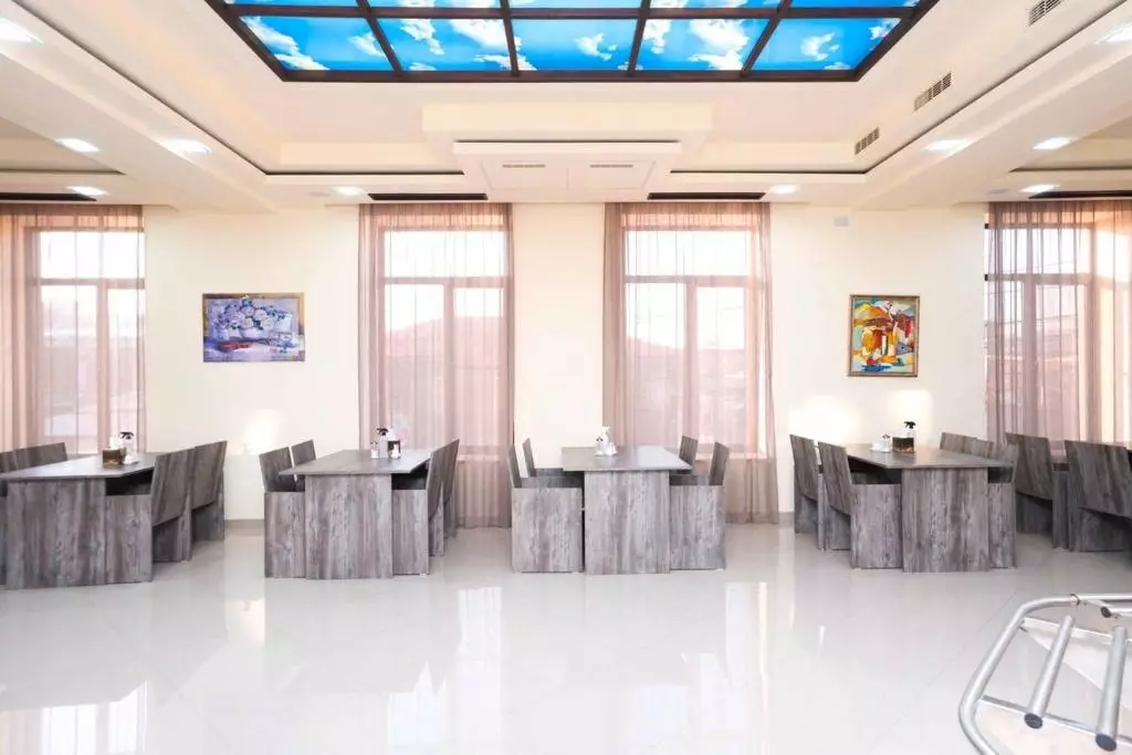 نایس ایروان