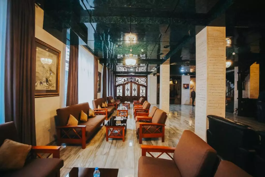 واین پالاس تفلیس