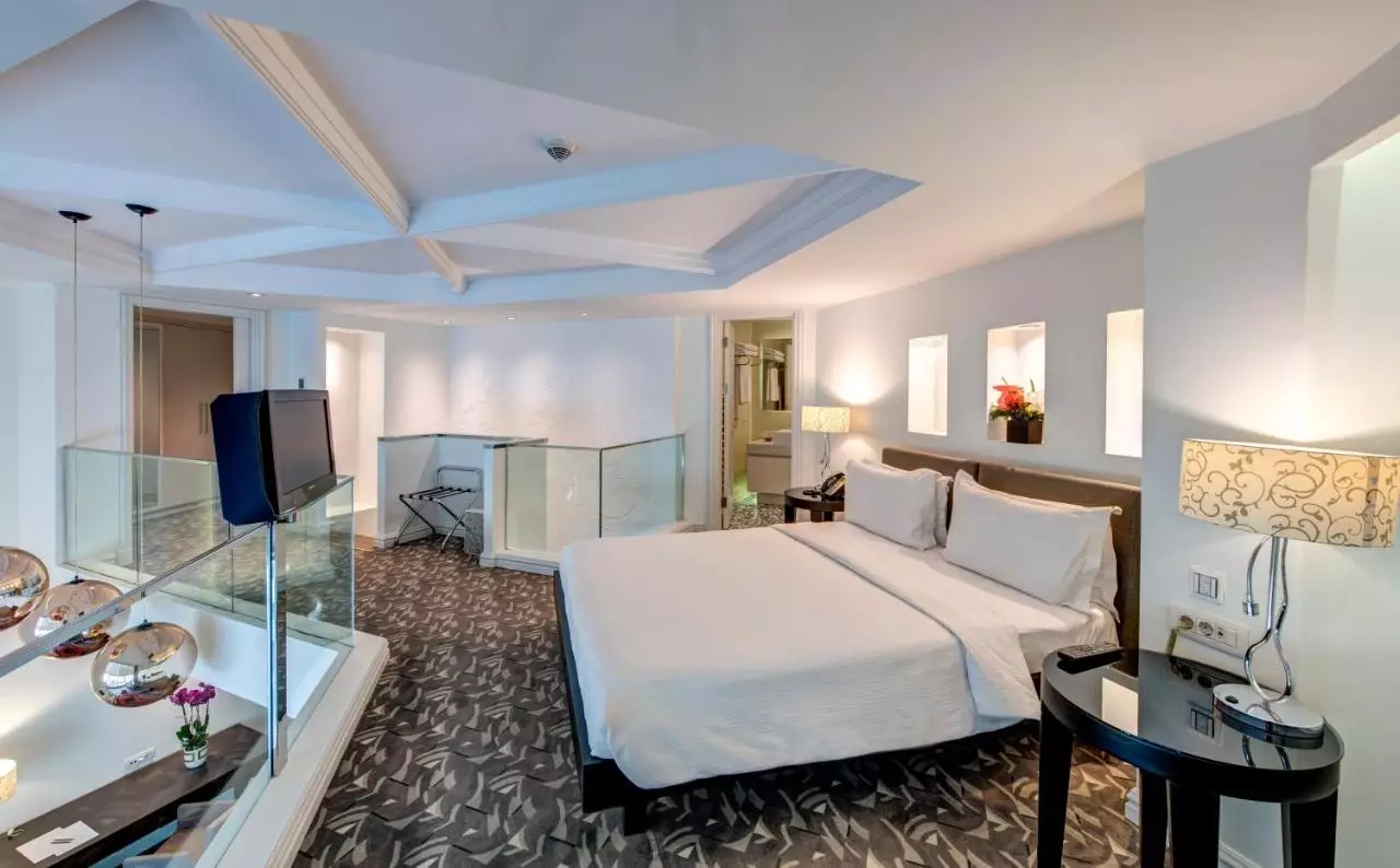 الیسیوم تکسیم استانبول