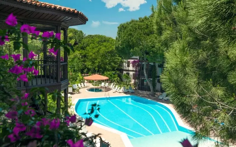 سلکتوم فمیلی ریزورت بلک آنتالیا