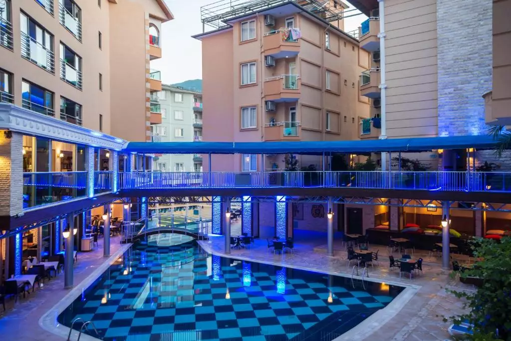 تاچ پریمیر اند اسپا