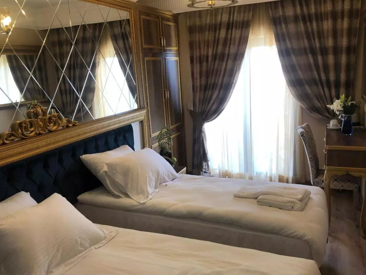 گلدن هیل داون تاون استانبول