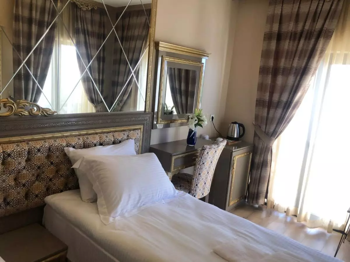 گلدن هیل داون تاون استانبول