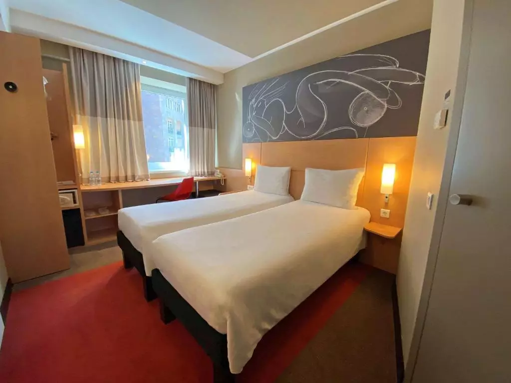 ایبیس ایروان سنتر