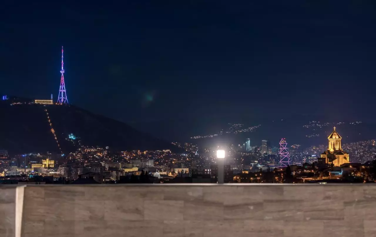 رزیدنس پلازا تفلیس