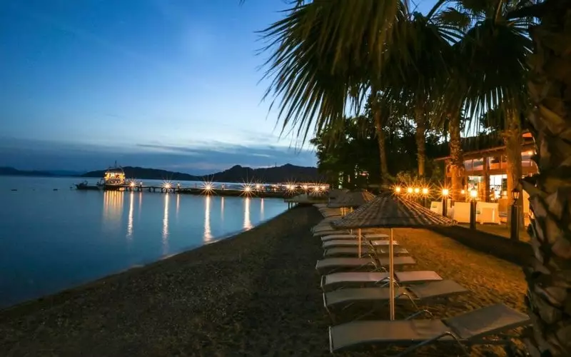 فرتزا بیچ ریزورت هتل