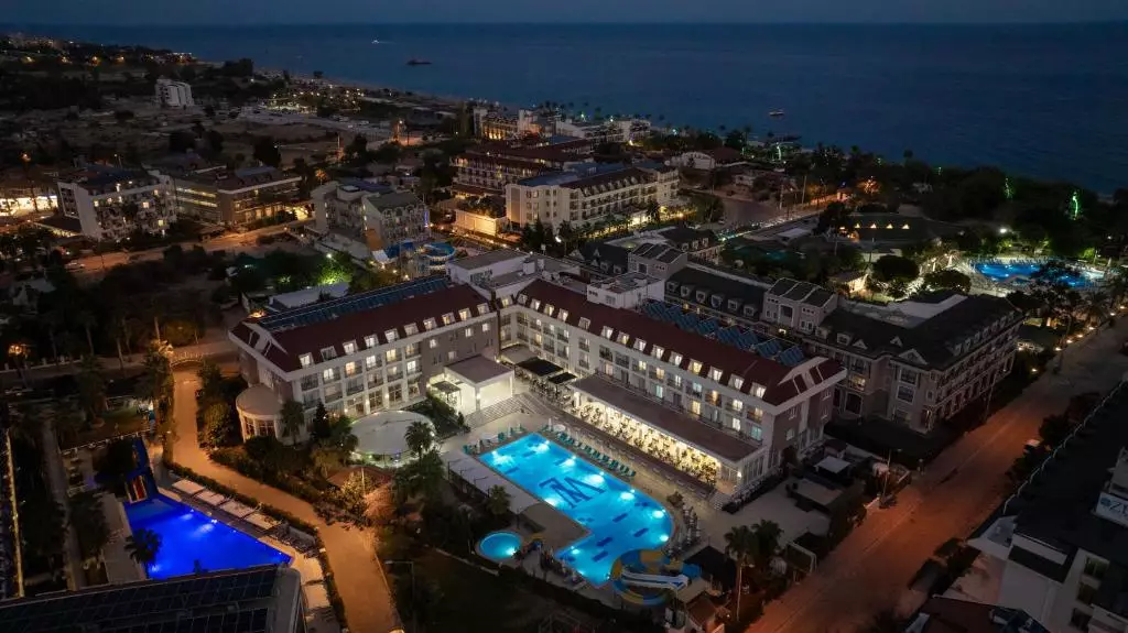 ام جی وایت لیلیوم آنتالیا