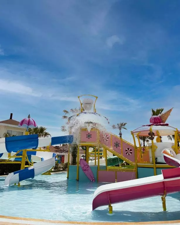 اورنج کانتی بلک آنتالیا