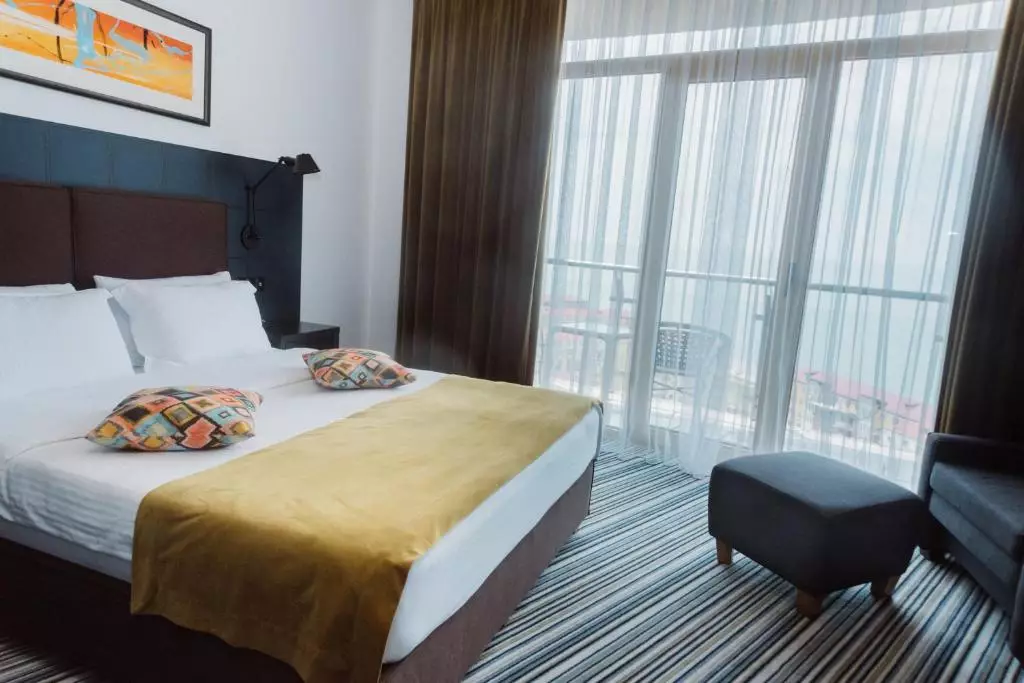 تنگرین باتومی