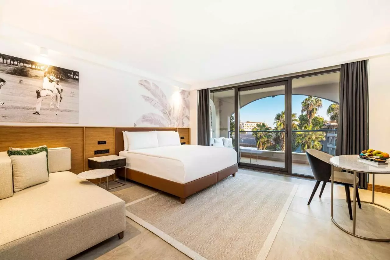 سیرن بلک آنتالیا