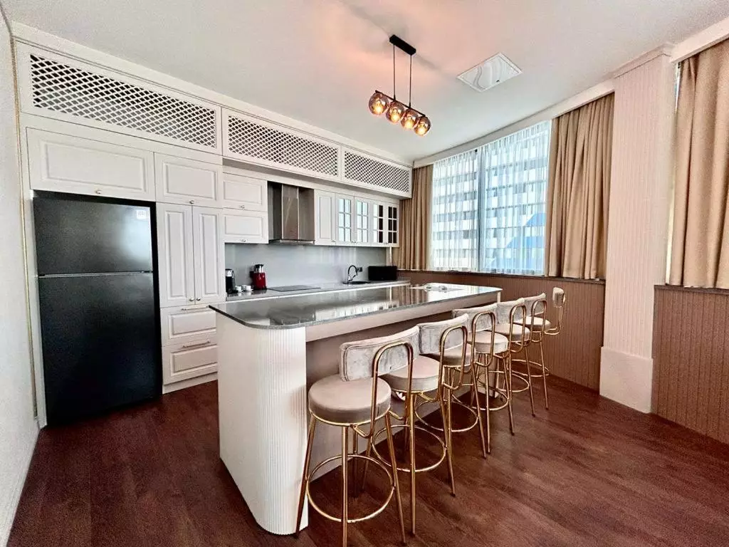 اسکای تاور باتومی