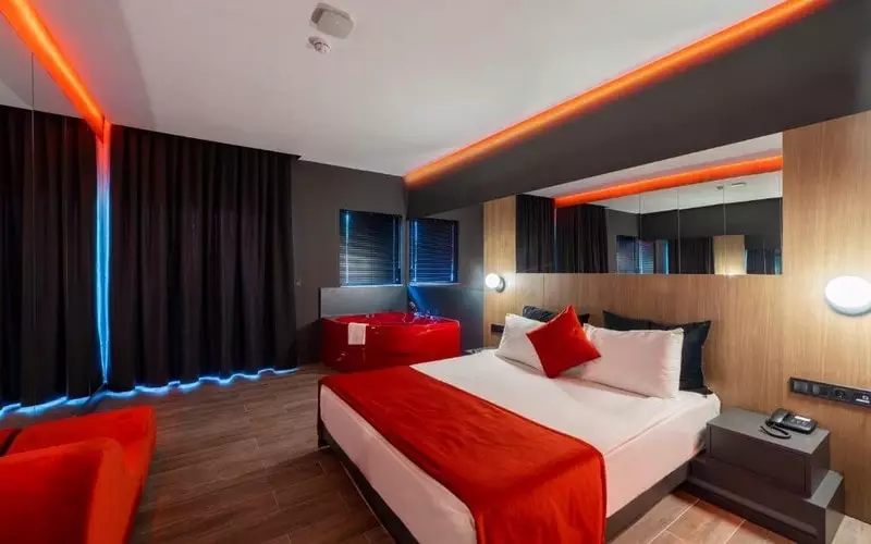 آمون آنتالیا