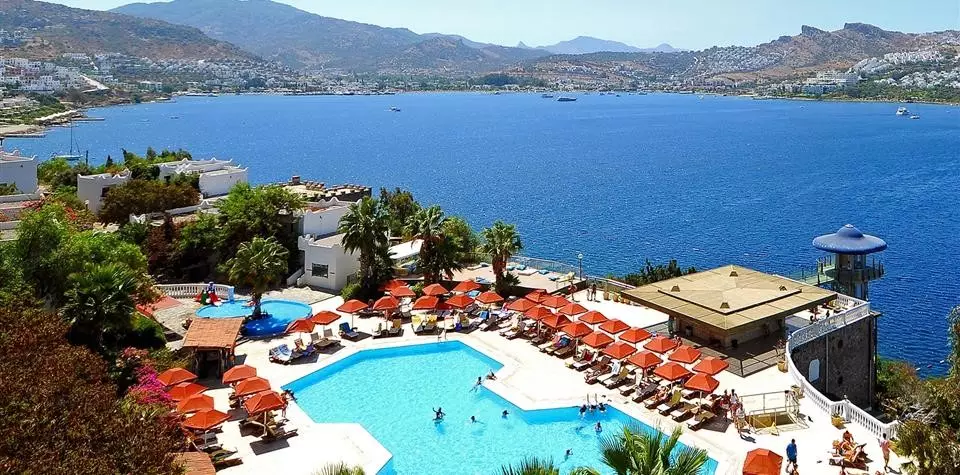 گرین بیچ ریزورت بدروم