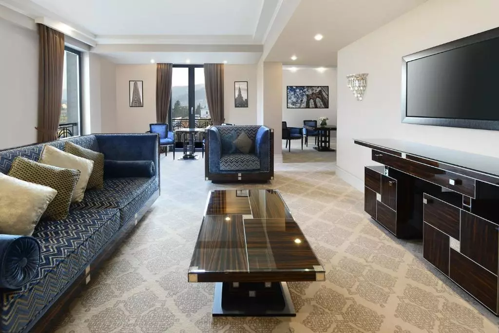 آمباسادور تفلیس