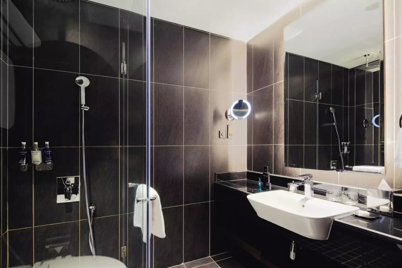 دوکس د پالم، ای رویال هایدوی