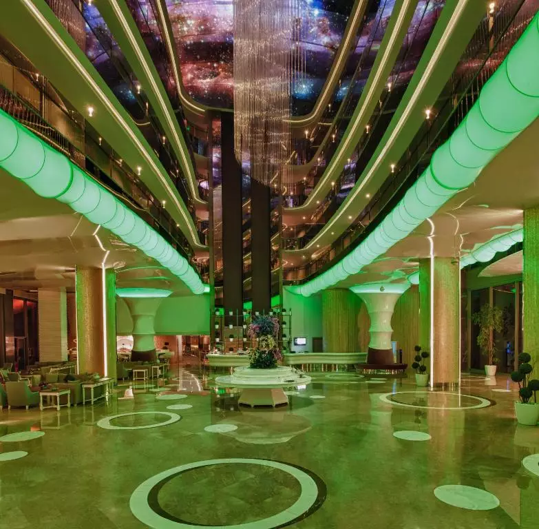 مکس رویال بلک آنتالیا