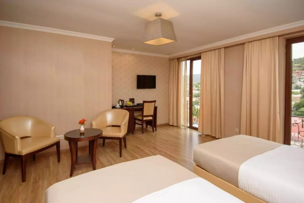 کی ام ام تفلیس