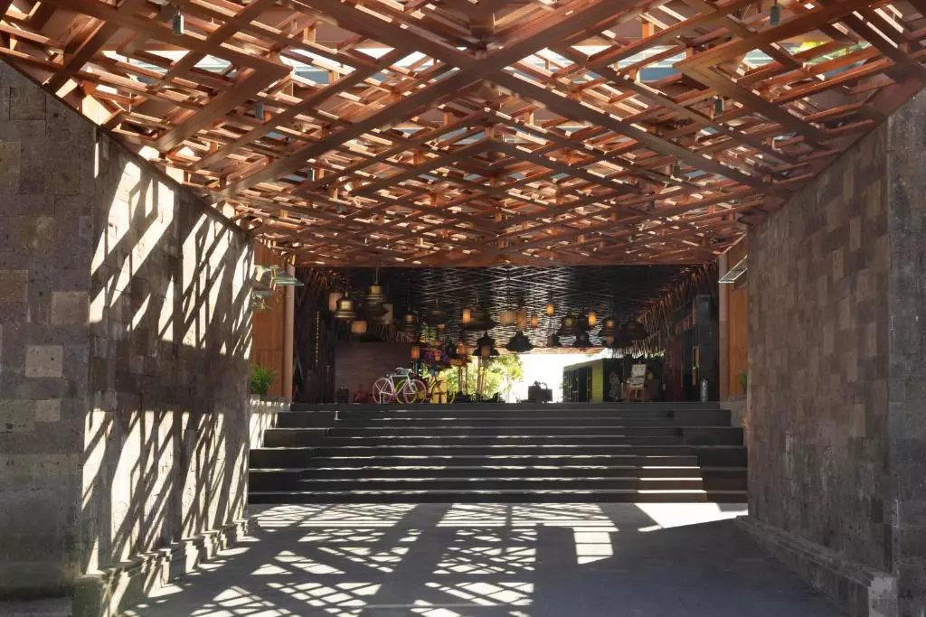 ایندیگو سمینیاک بیچ بالی