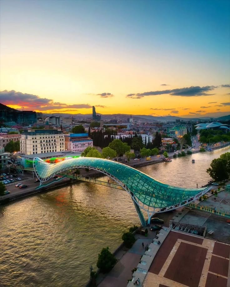 تور تفلیس 7 شب ویژه تابستان1404 (نقد-اقساط)