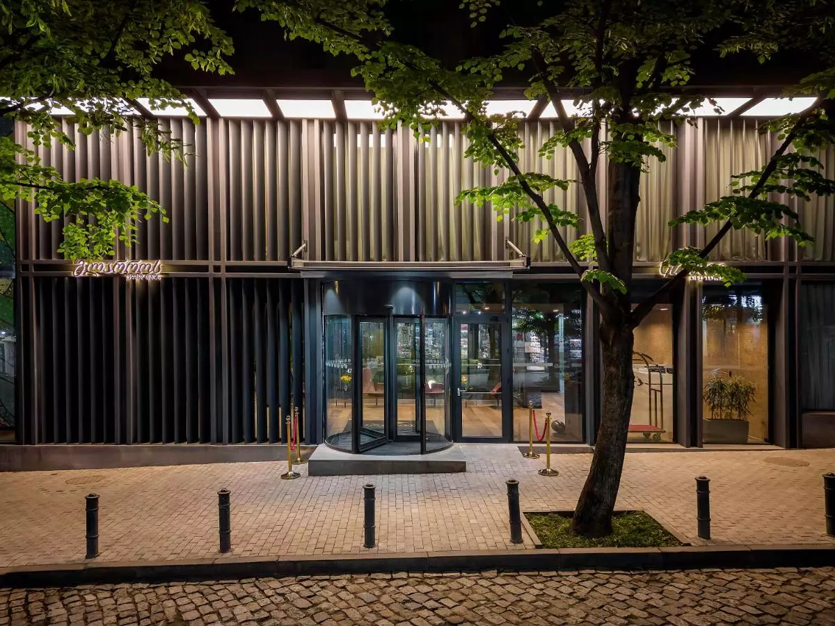 گلاروس الدتاون تفلیس