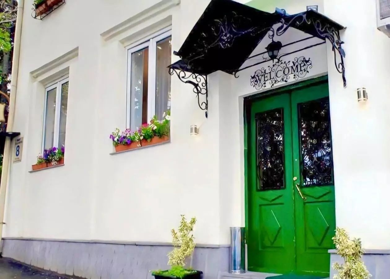 هتل تریپل ایت تفلیس