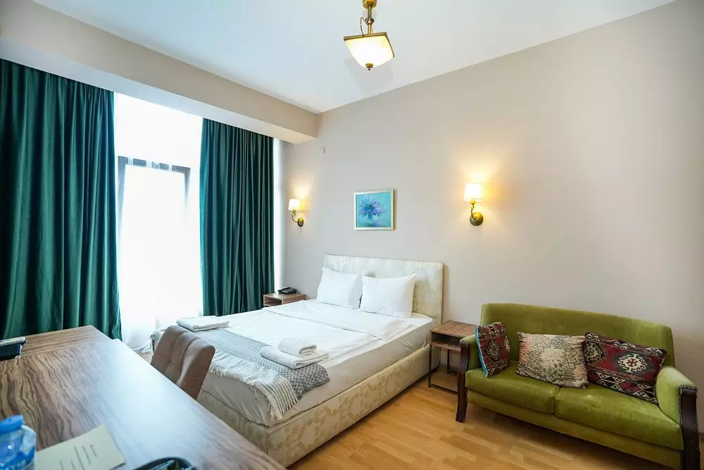 آندزا تفلیس