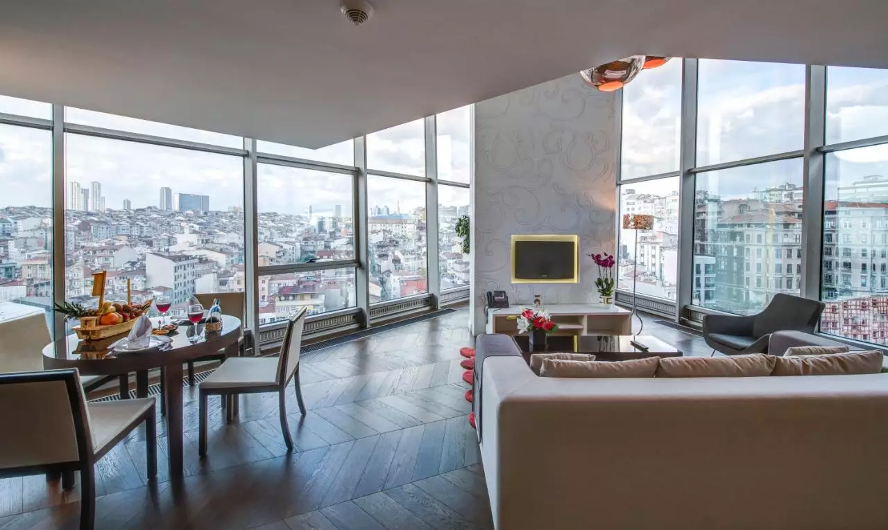 الیسیوم تکسیم استانبول