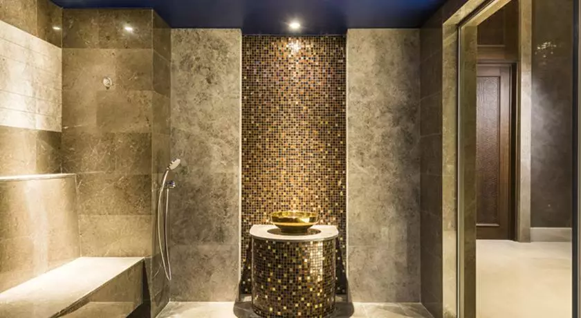 د لند آف لجندز تم پارک آنتالیا