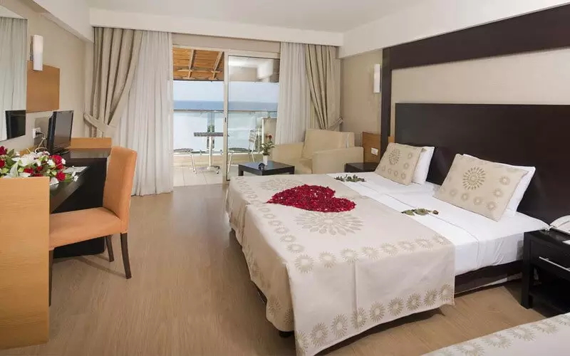 هتل ام سی آرانسیا ریوزرت آلانیا