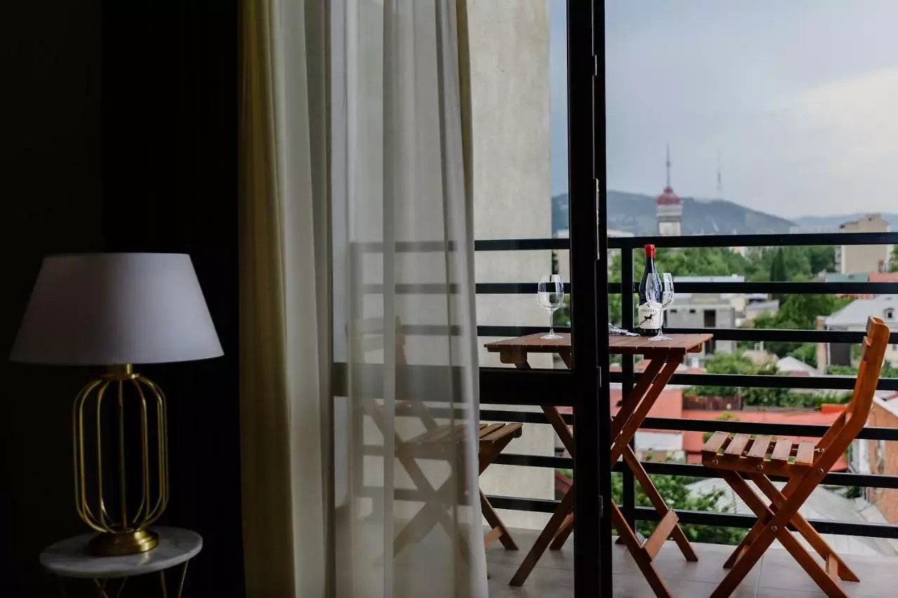 گلدن گلوب تفلیس