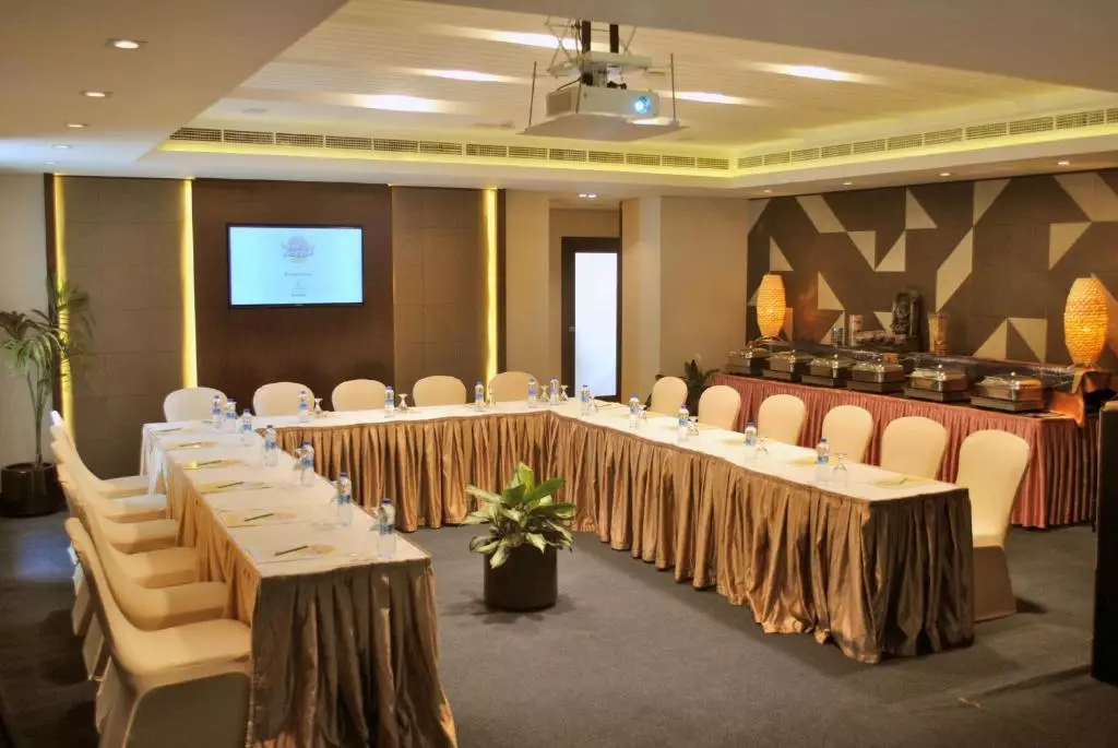 ورسایلس بای ویراس دبی