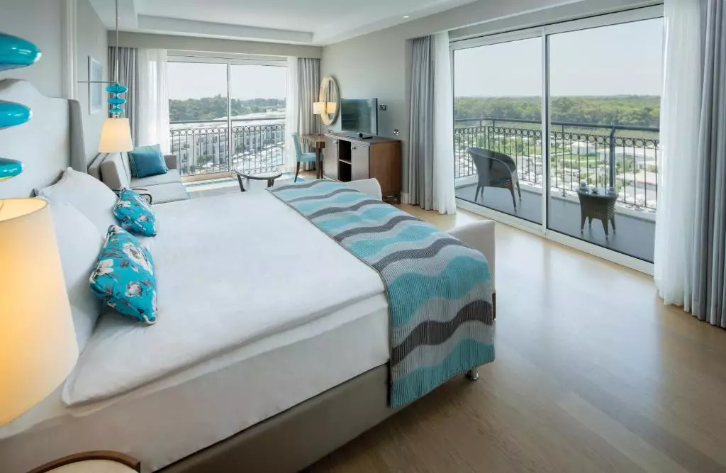 تایتانیک دولوکس بلک آنتالیا