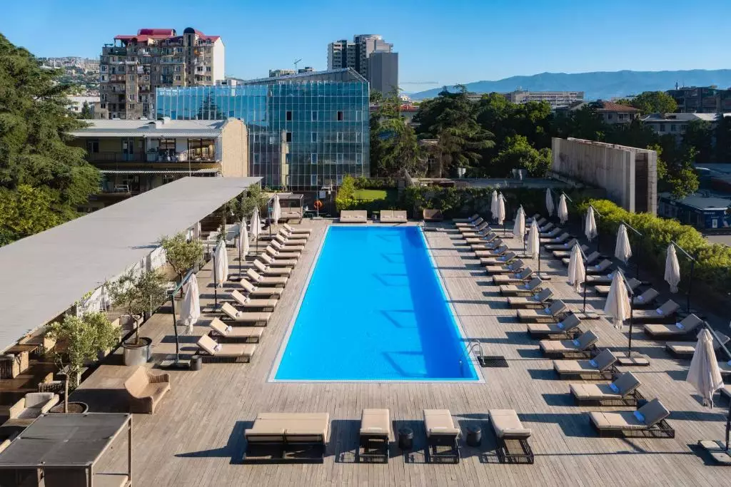 هالیدی این تفلیس