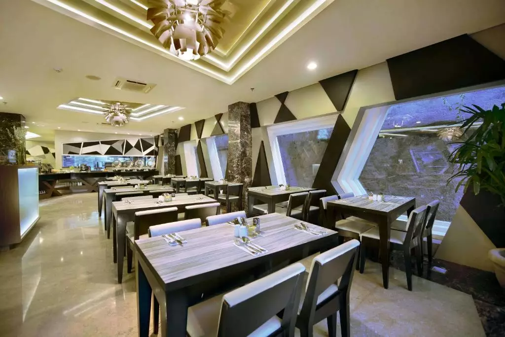 نئو کوتا جلانتیک لگین