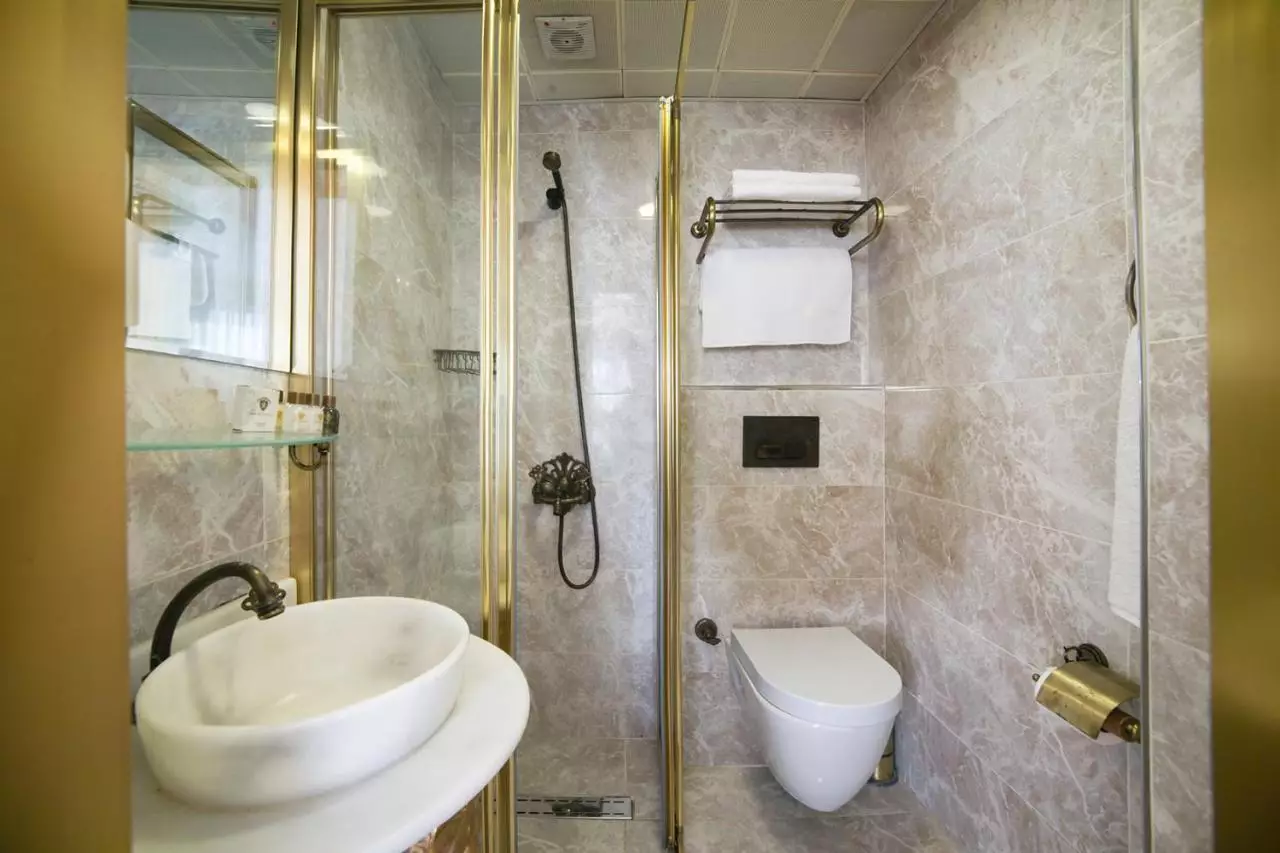 وایت مونارچ استانبول