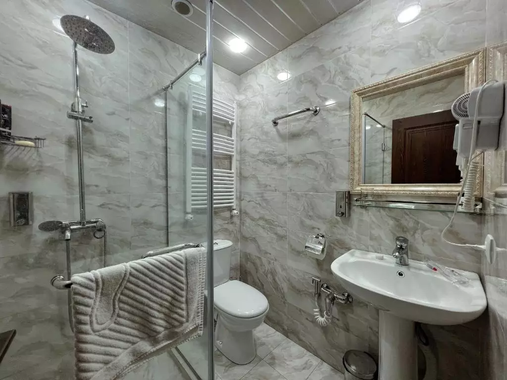 اپرا اونیو ایروان