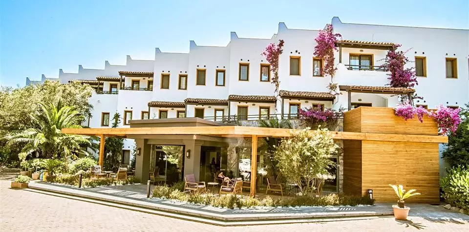 گرین بیچ ریزورت بدروم