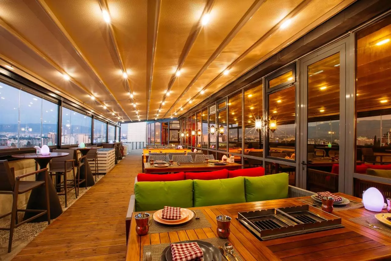 گلدن پالاس تفلیس