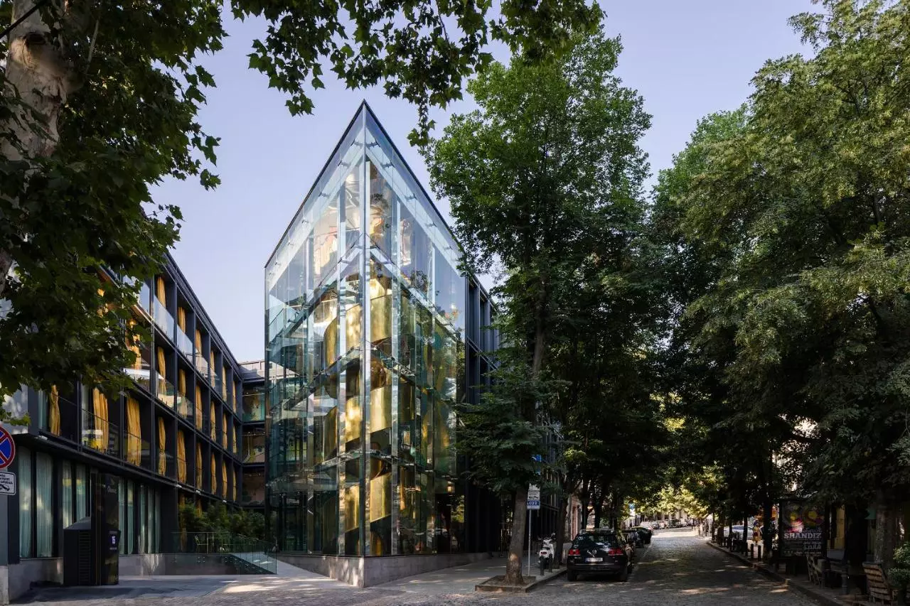 هتل گلاروس الدتاون تفلیس