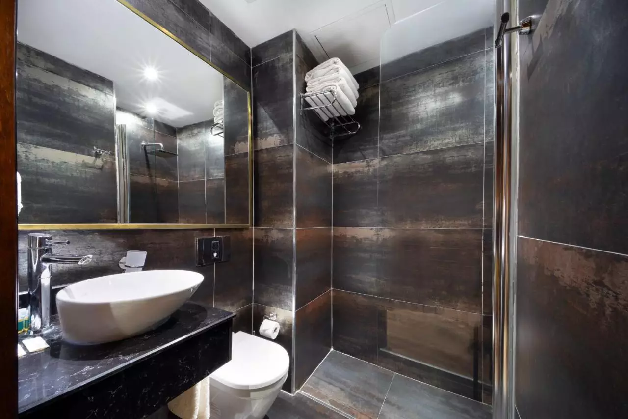 آتیک پالاس استانبول