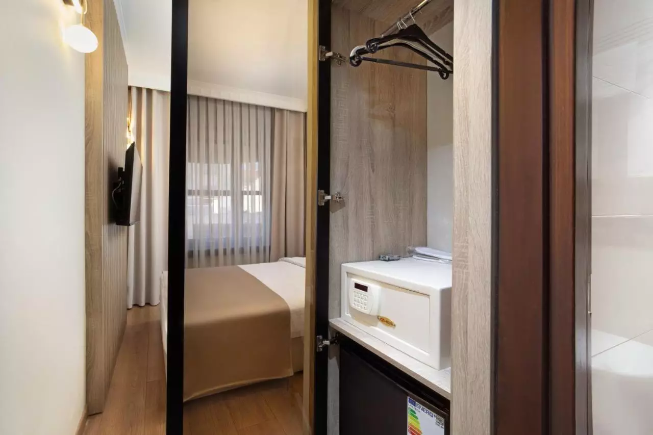 آتیک پالاس استانبول