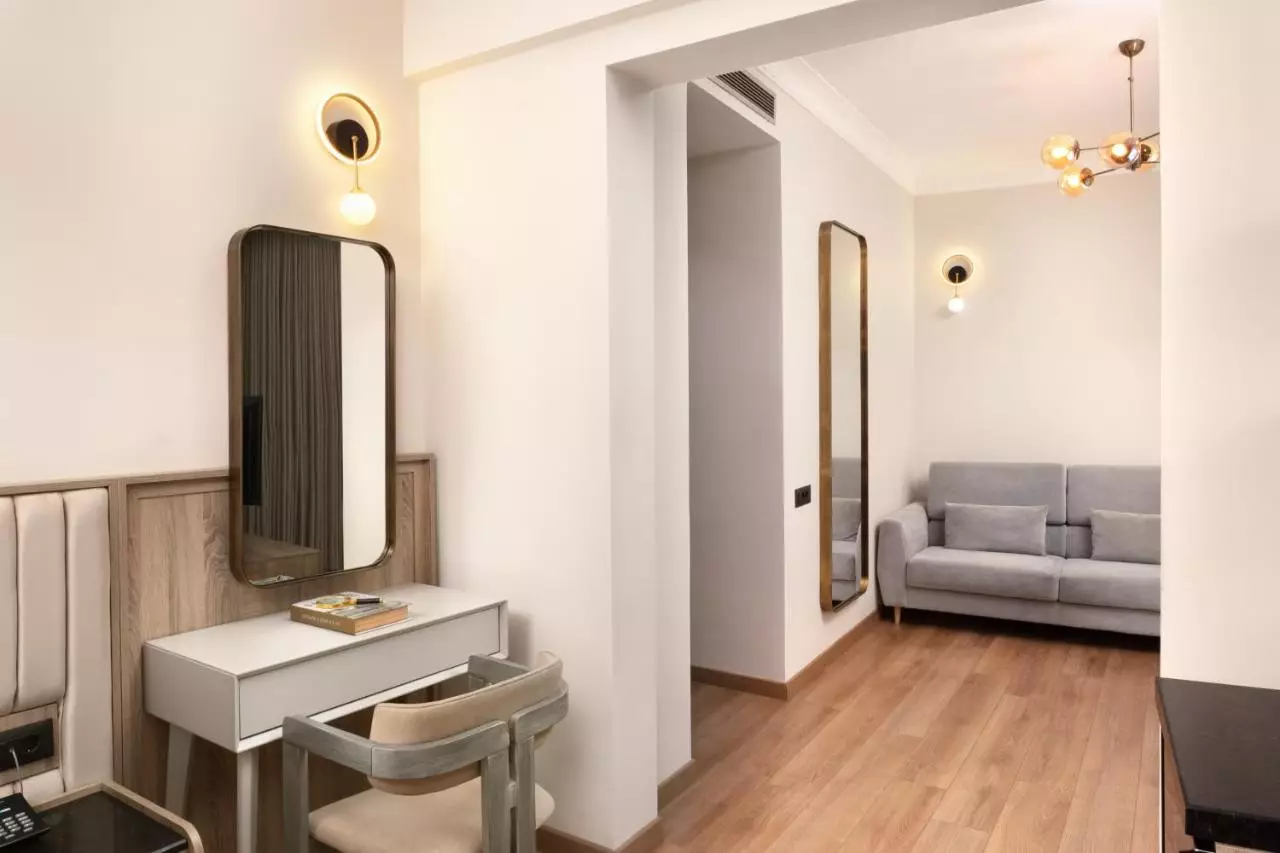 آتیک پالاس استانبول