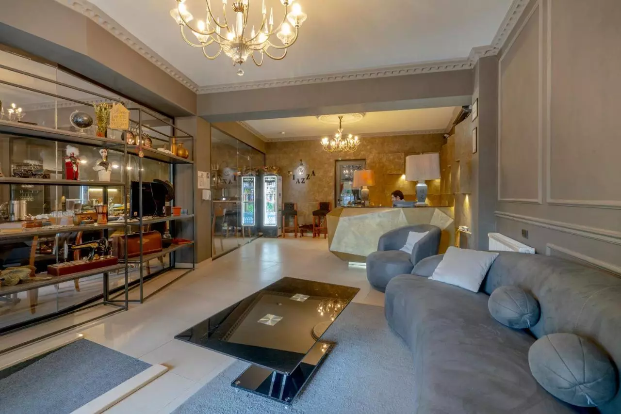 پیازا تفلیس