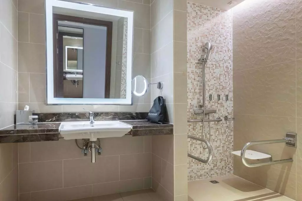 هیلتون باتومی