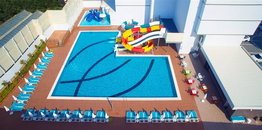 زوریا دولوکس آلانیا