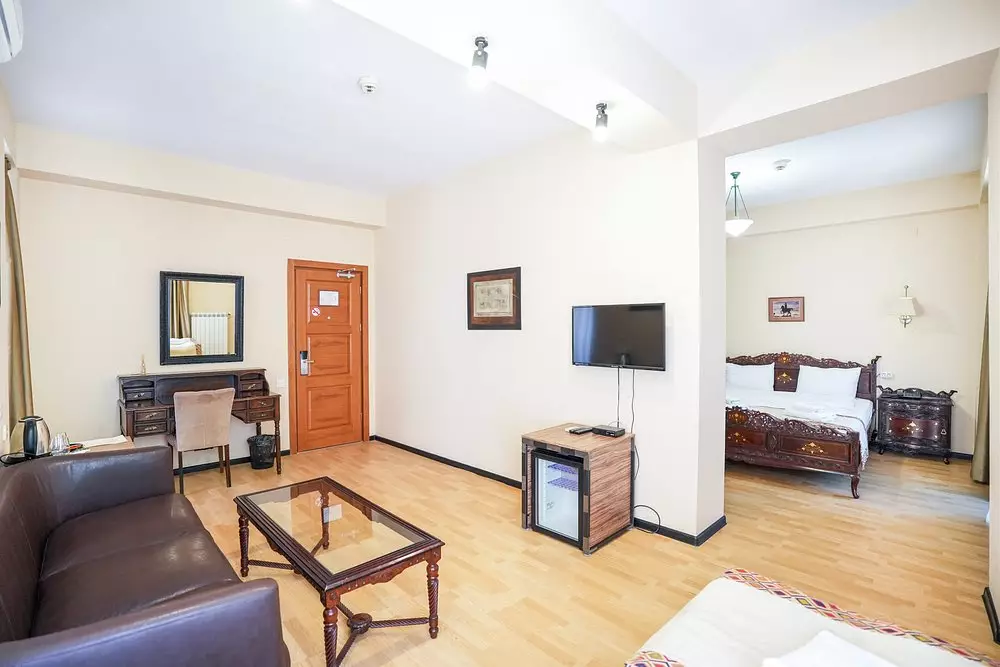 آندزا تفلیس