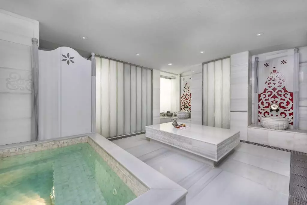 کورنلیا دایموند گلف ریزورت اند اسپا آنتالیا